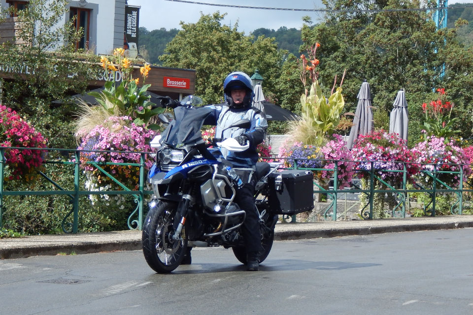 Motorrijbewijspoint Leiderdorp examengarantie AVB en AVD